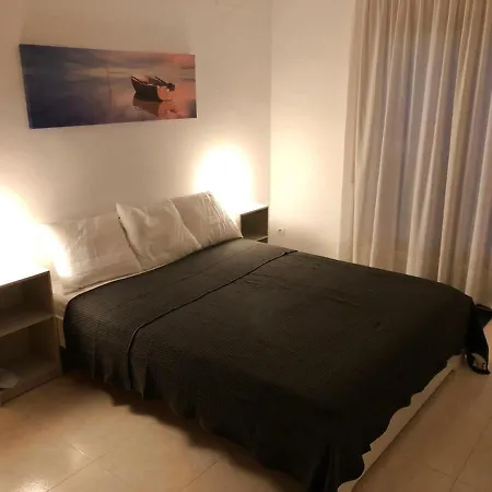 Villa Doree 208 *